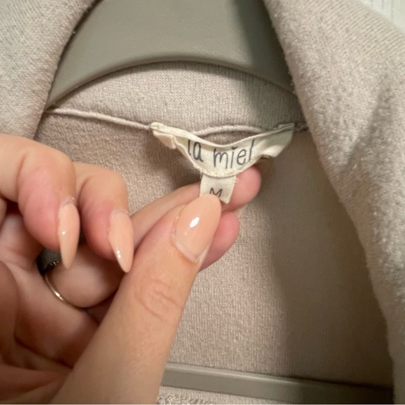 Cream shacket - Picture 2 of 2